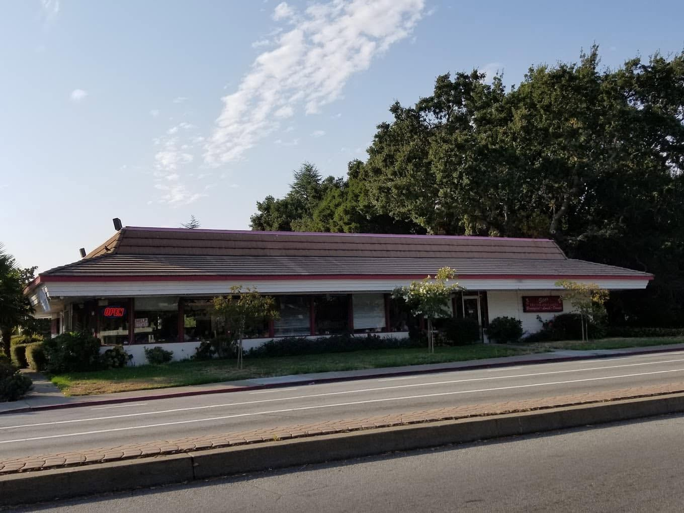 Freestanding restaurant building at 1700 Novato Boulevard, Novato